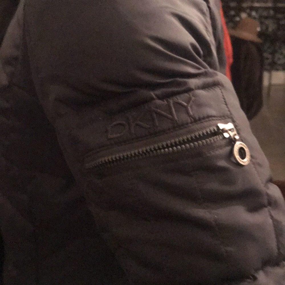 Preloved DKNY winter coat mid length detachable hood - Picture 2 of 9